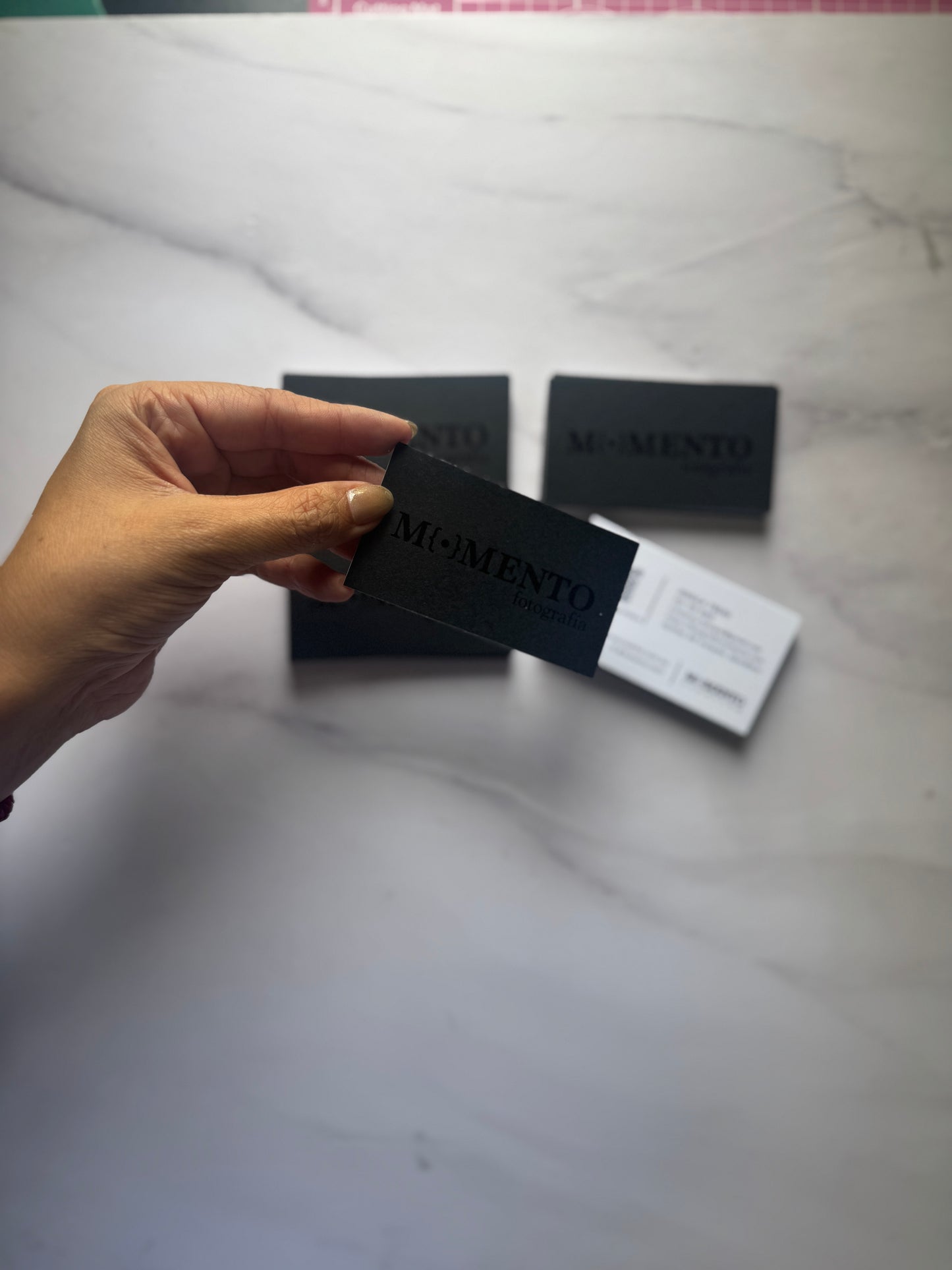 TARJETAS DE PRESENTACIÓN CON ACABADO FOIL, HOTSTAMPING Ó BAJO RELIEVE